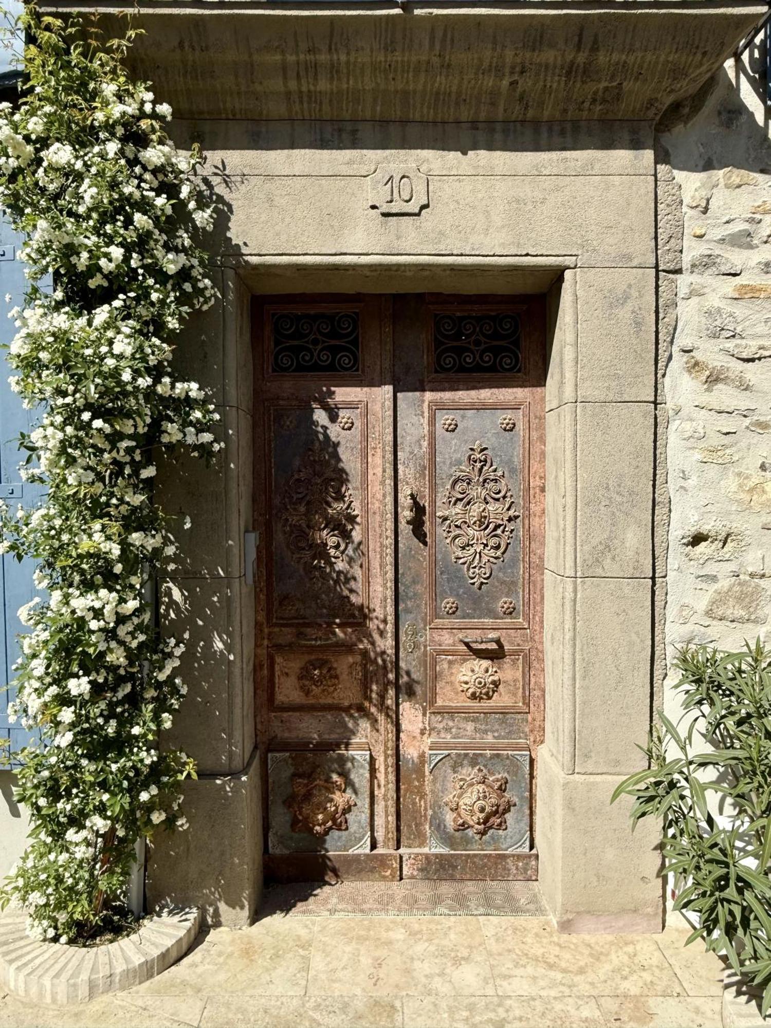 L'Oiseau Bleu Peacock Bed & Breakfast Roubia Luaran gambar